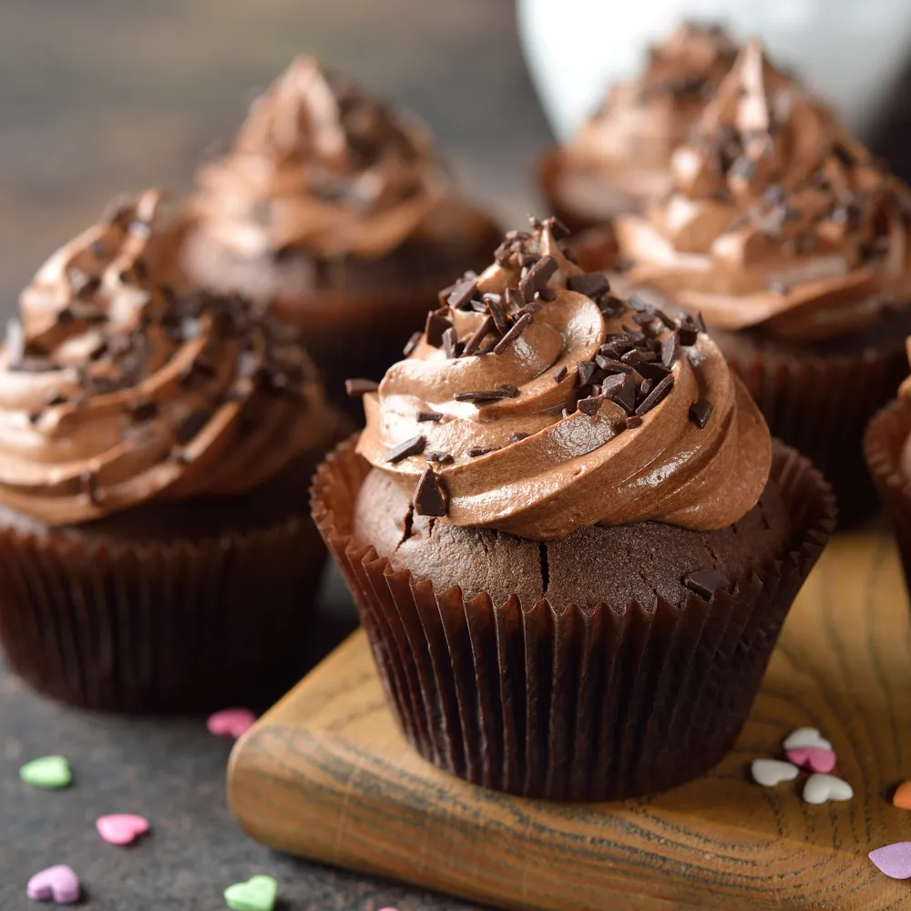 Cupcakes de chocolate con glaseado cremoso